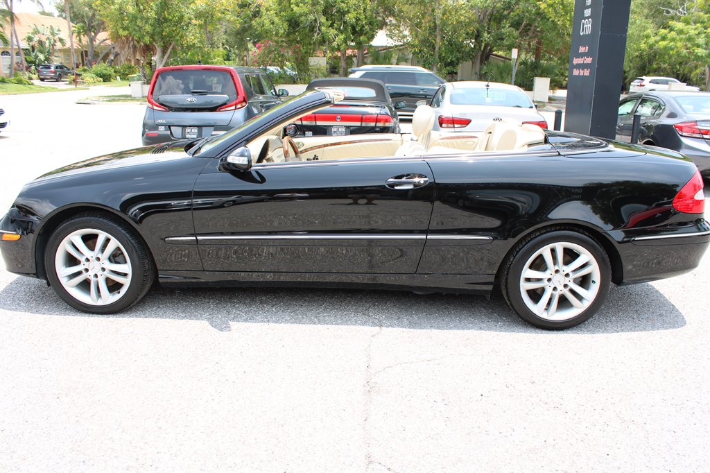 2006 Mercedes-Benz CLK Class - $10,500
