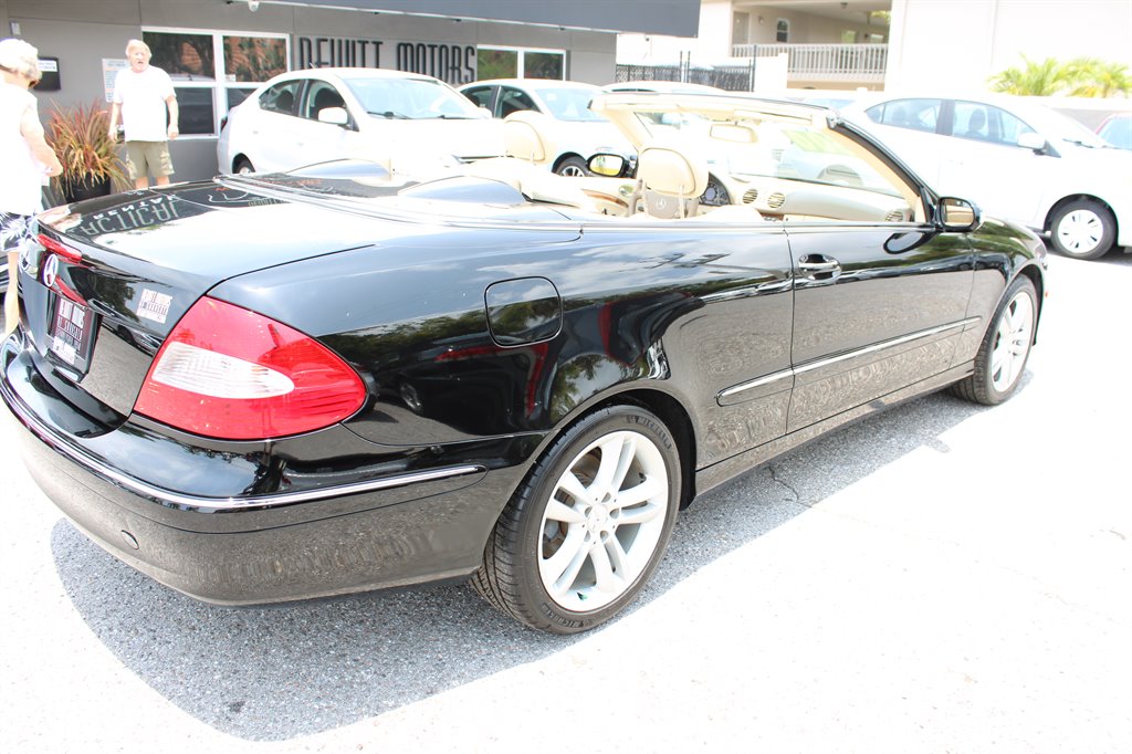 2006 Mercedes-Benz CLK Class - $10,500