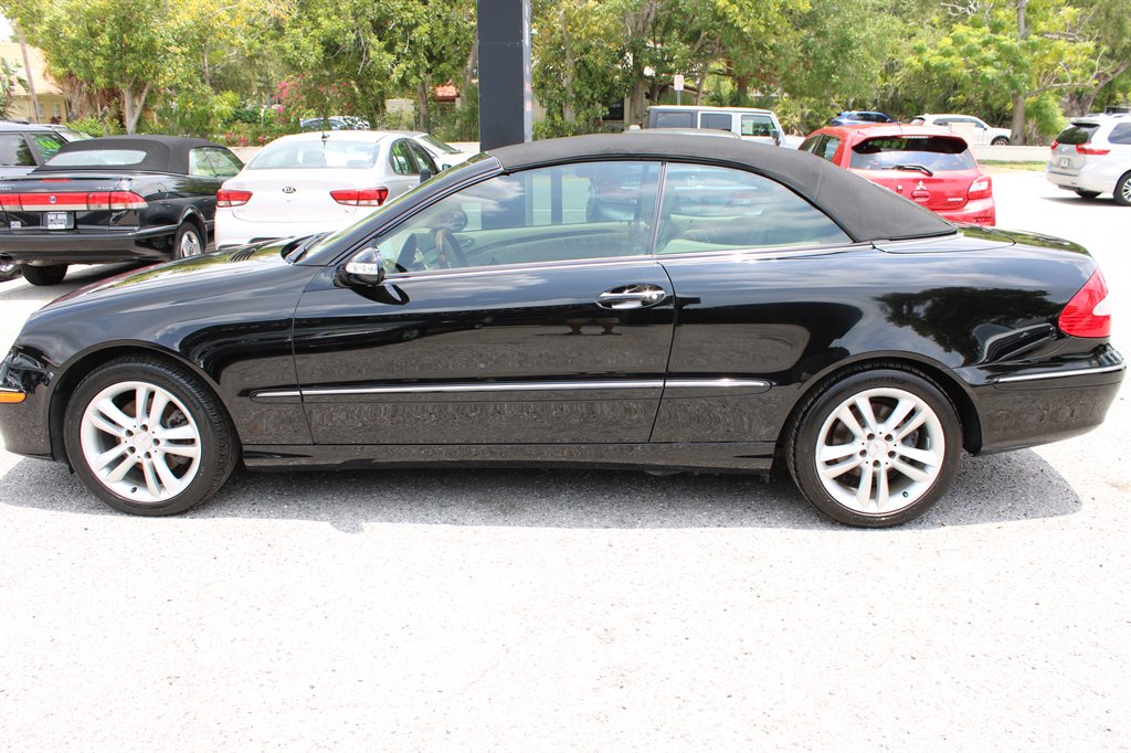 2006 Mercedes-Benz CLK Class - $10,500