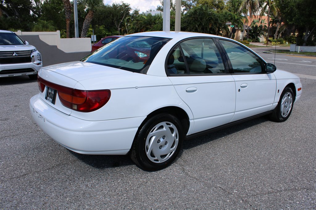 2001 Saturn Sl2 - $5,400