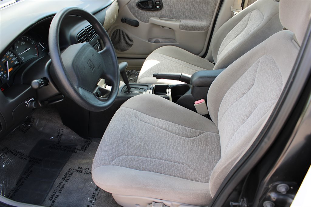 2001 Saturn Sl2 - $5,400