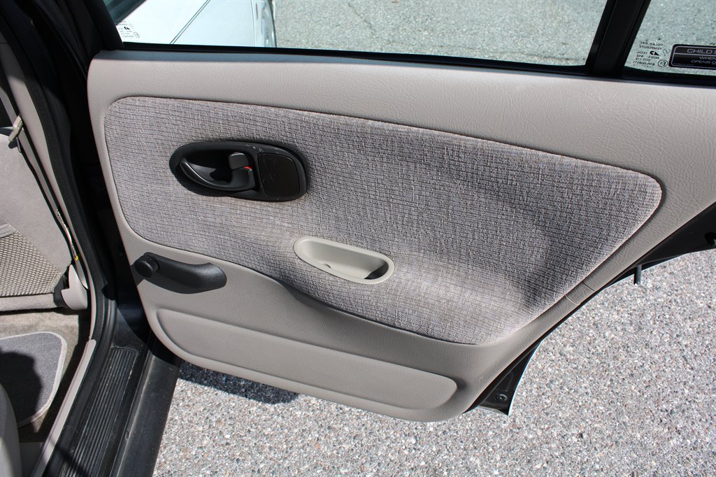 2001 Saturn Sl2 - $5,400