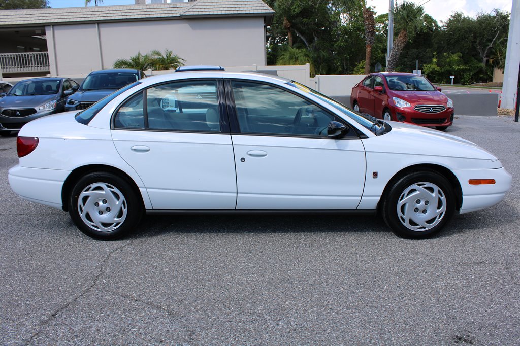 2001 Saturn Sl2 - $5,400