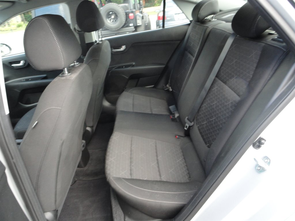 2019 Kia Rio - $11,000
