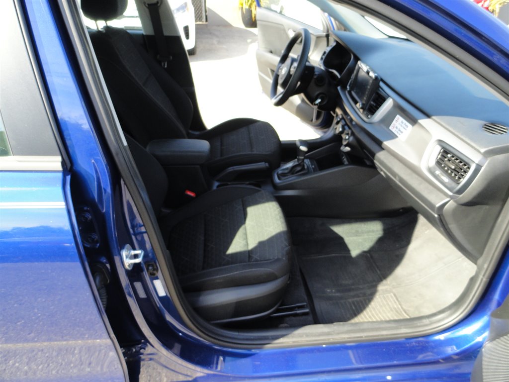 2019 Kia Rio - $11,000