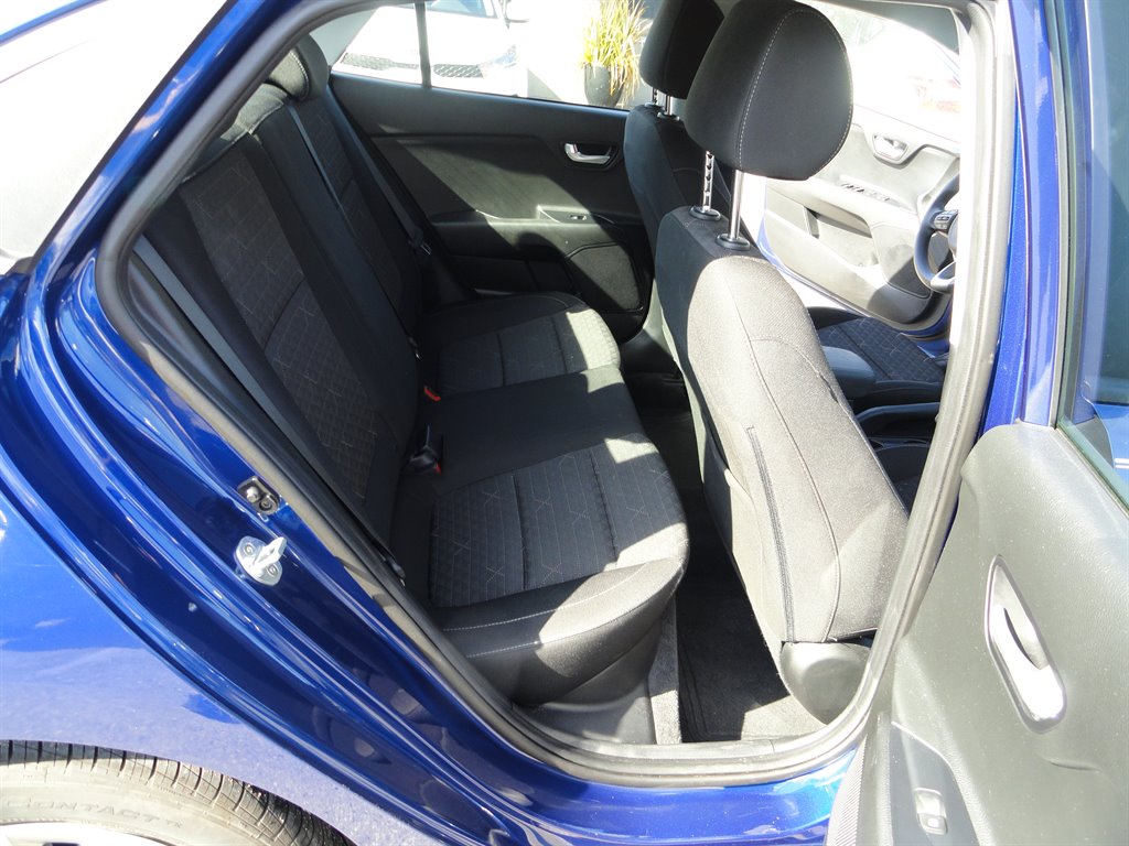 2019 Kia Rio - $11,000