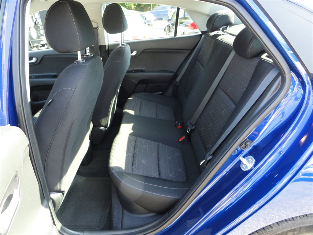 2019 Kia Rio - $11,000