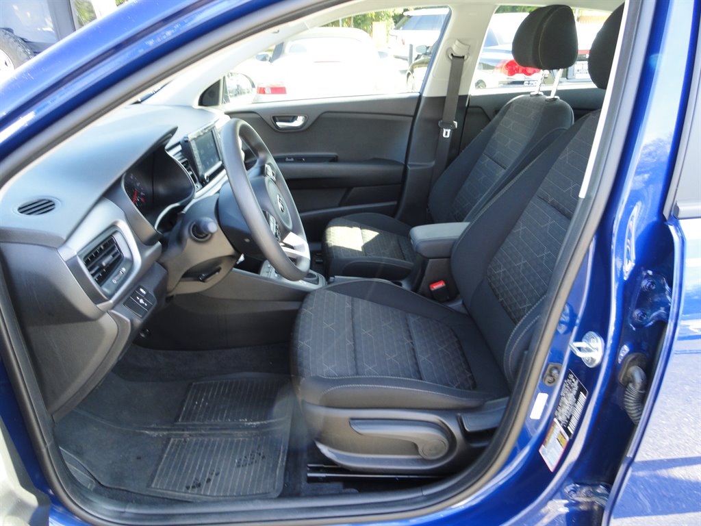 2019 Kia Rio - $11,000