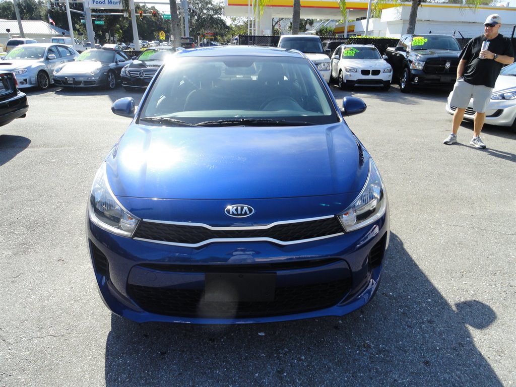 2019 Kia Rio - $11,000