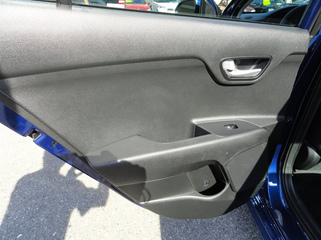 2019 Kia Rio - $11,000