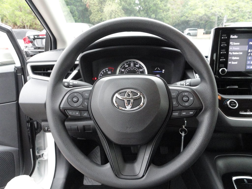2020 Toyota Corolla LE photo
