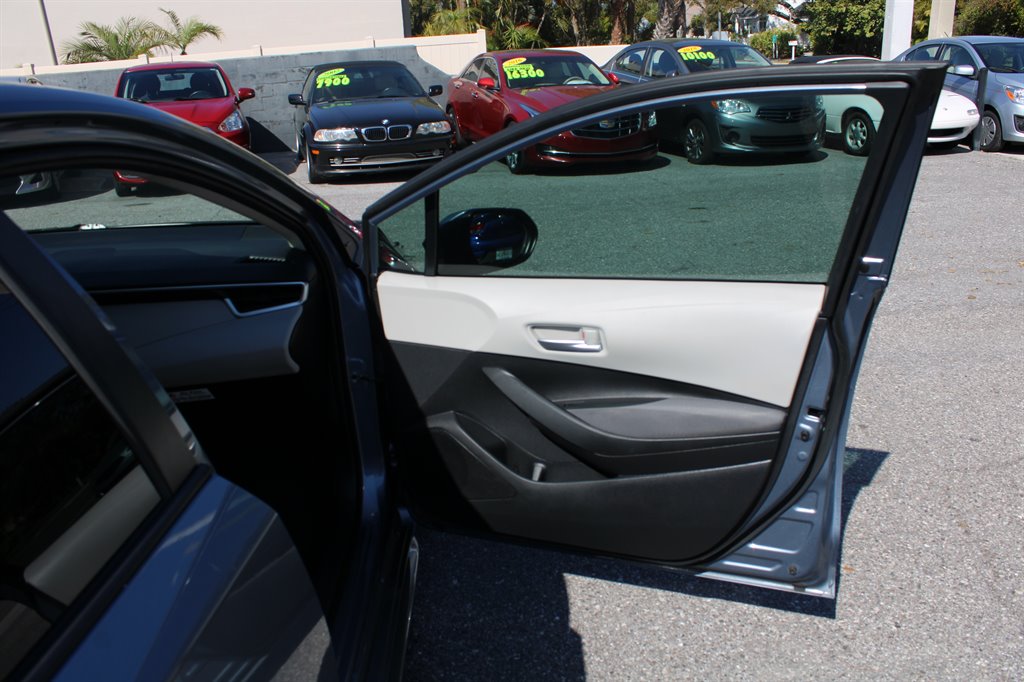 2020 Toyota Corolla - $17,500