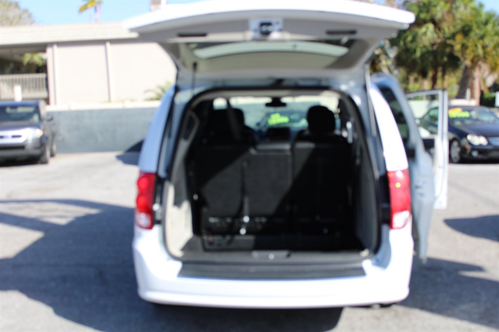 2020 Dodge Grand Caravan - $22,500