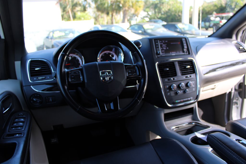 2020 Dodge Grand Caravan - $22,500