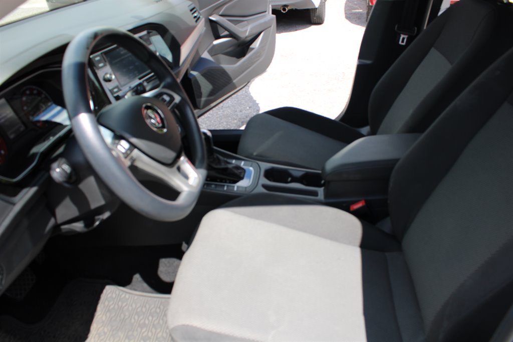 2020 Volkswagen Jetta - $17,500