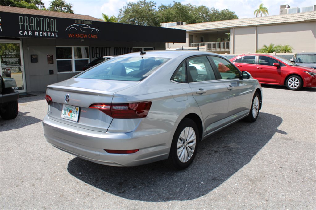 2020 Volkswagen Jetta - $17,500