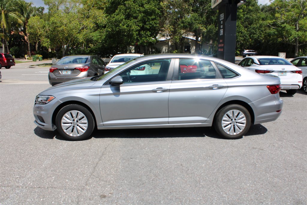 2020 Volkswagen Jetta - $17,500