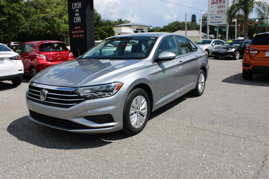 2020 Volkswagen Jetta - $17,500