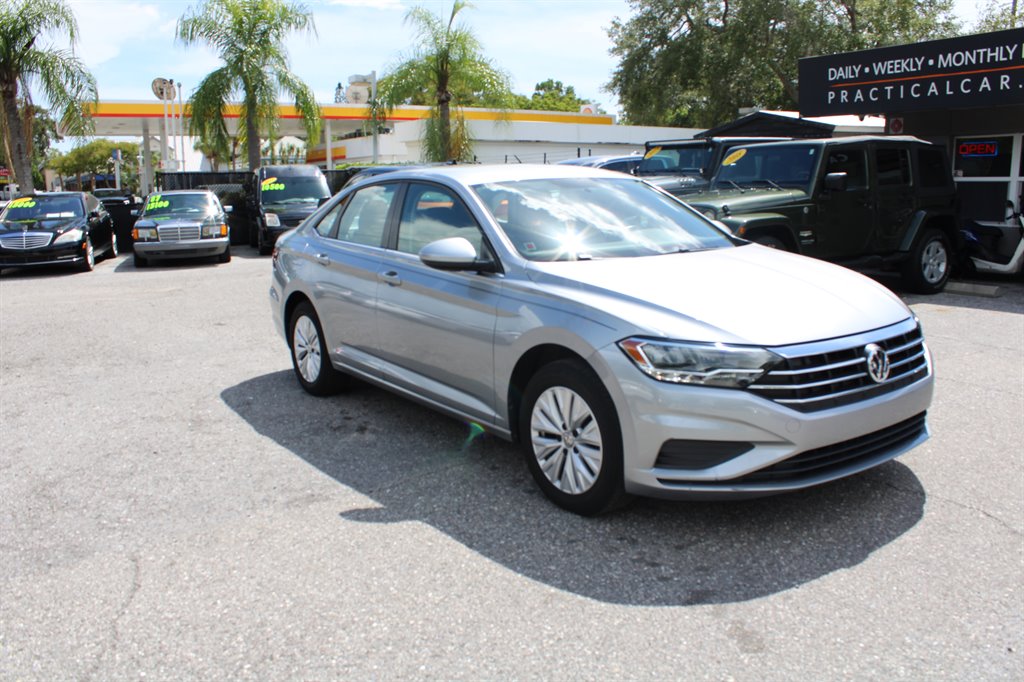 2020 Volkswagen Jetta - $17,500