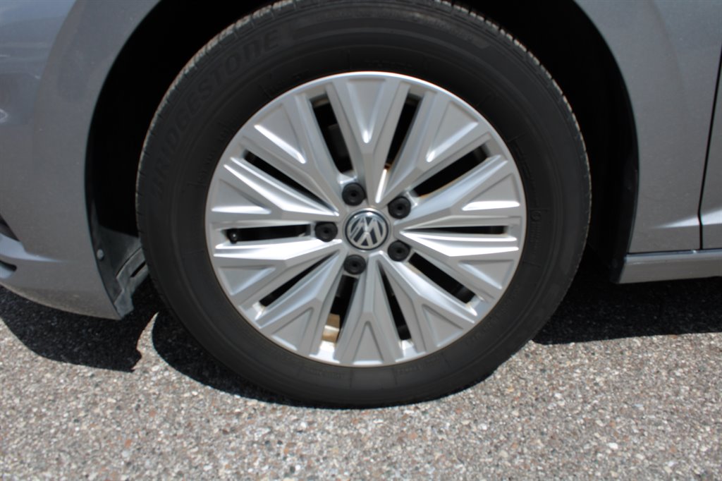 2020 Volkswagen Jetta - $17,500