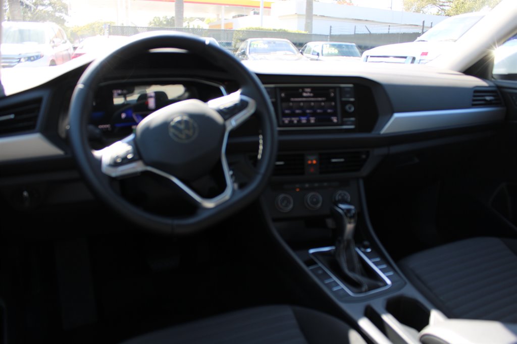 2023 Volkswagen Jetta - $21,700