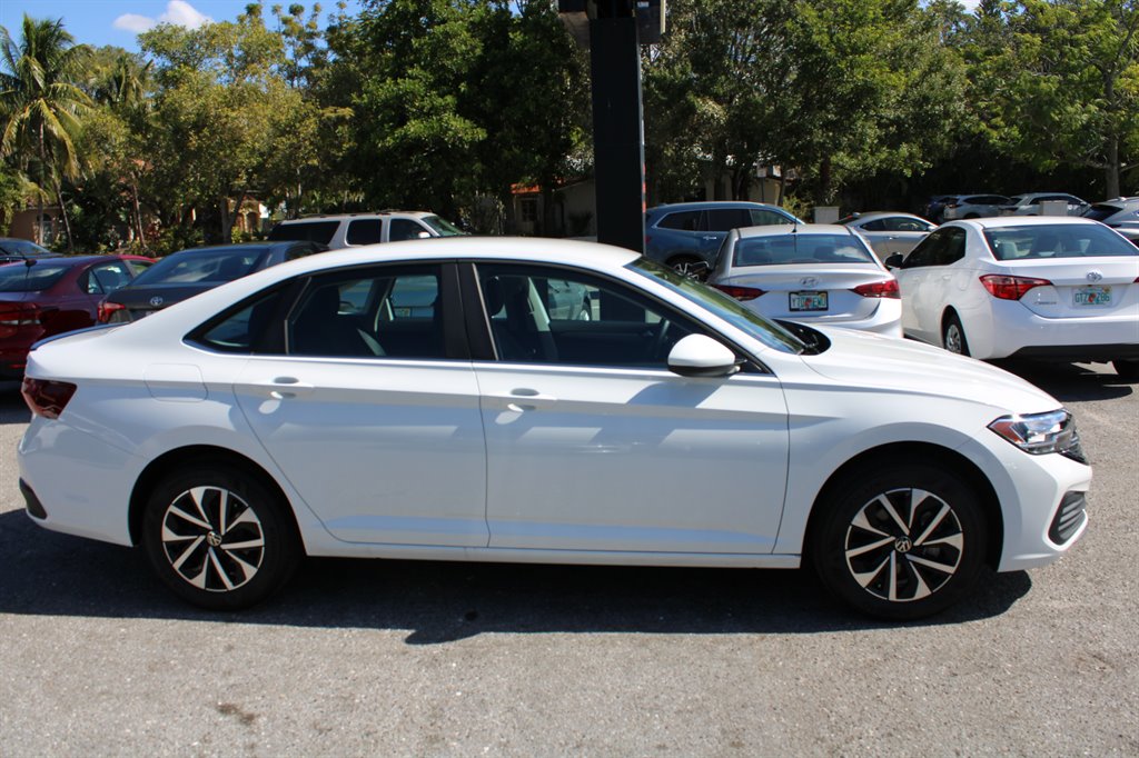 2023 Volkswagen Jetta - $21,700