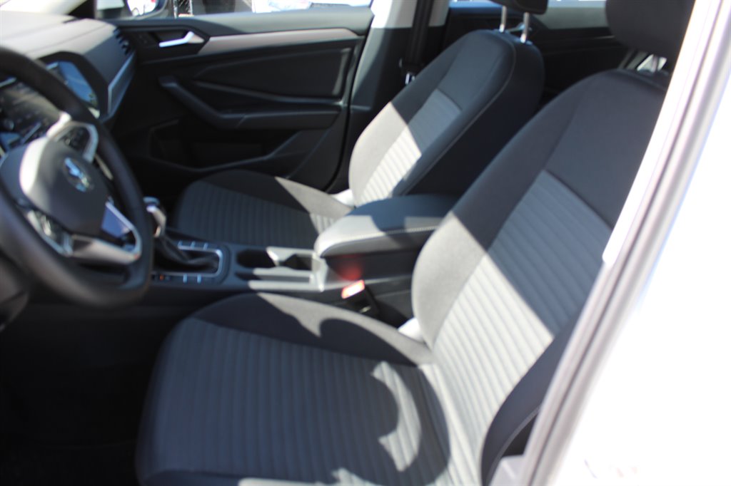2023 Volkswagen Jetta - $21,700