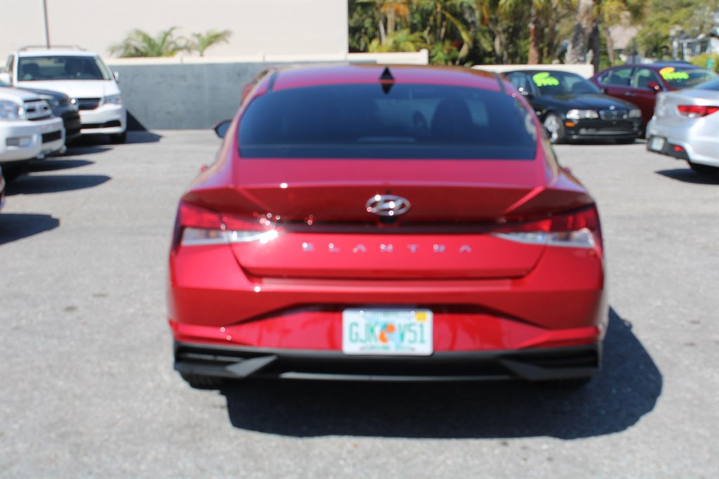 2023 Hyundai Elantra - $21,900