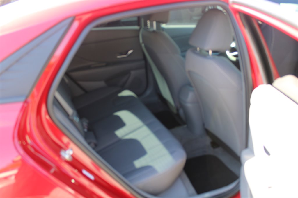 2023 Hyundai Elantra - $21,900