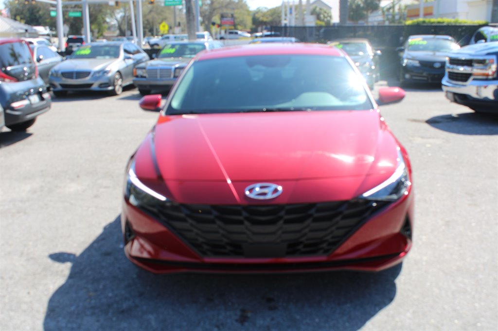 2023 Hyundai Elantra - $21,900