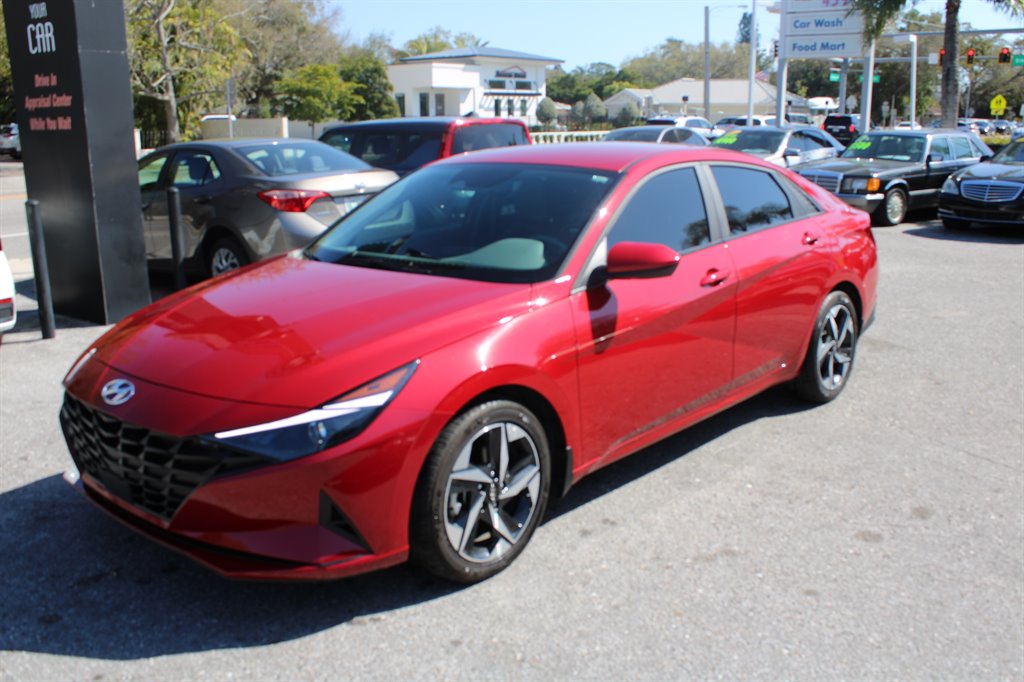 2023 Hyundai Elantra - $21,900