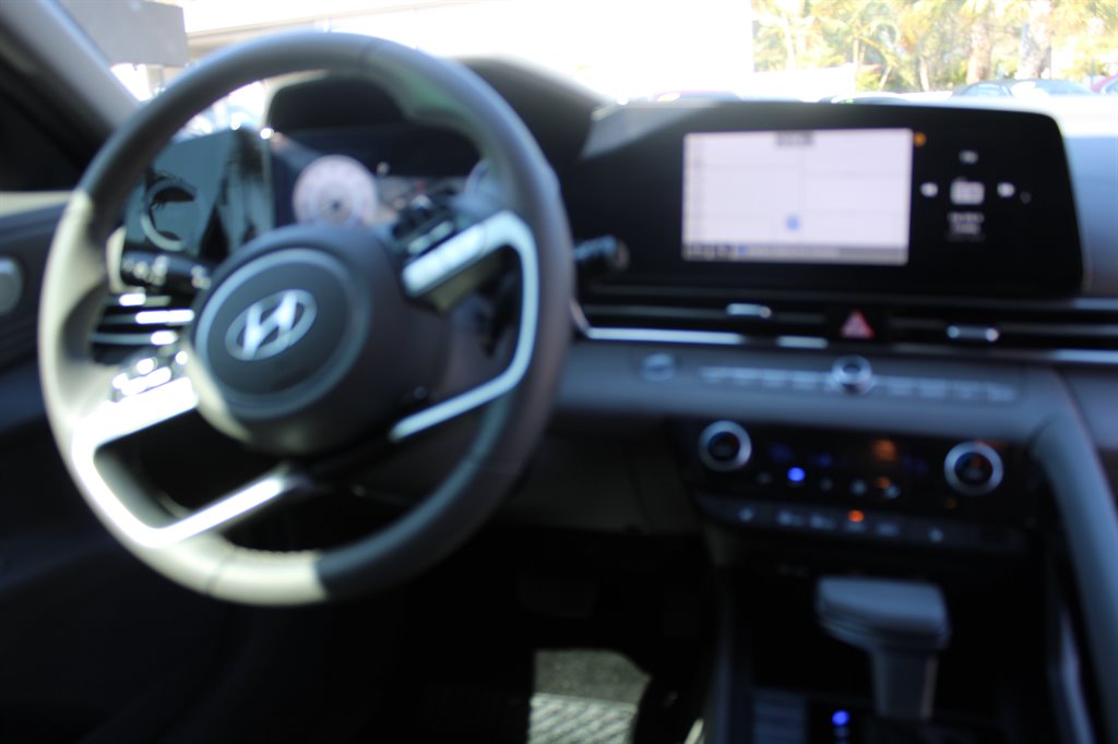 2023 Hyundai Elantra - $21,900