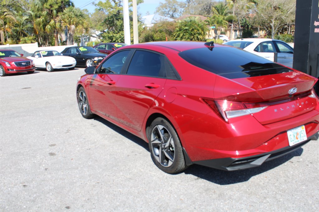 2023 Hyundai Elantra - $21,900
