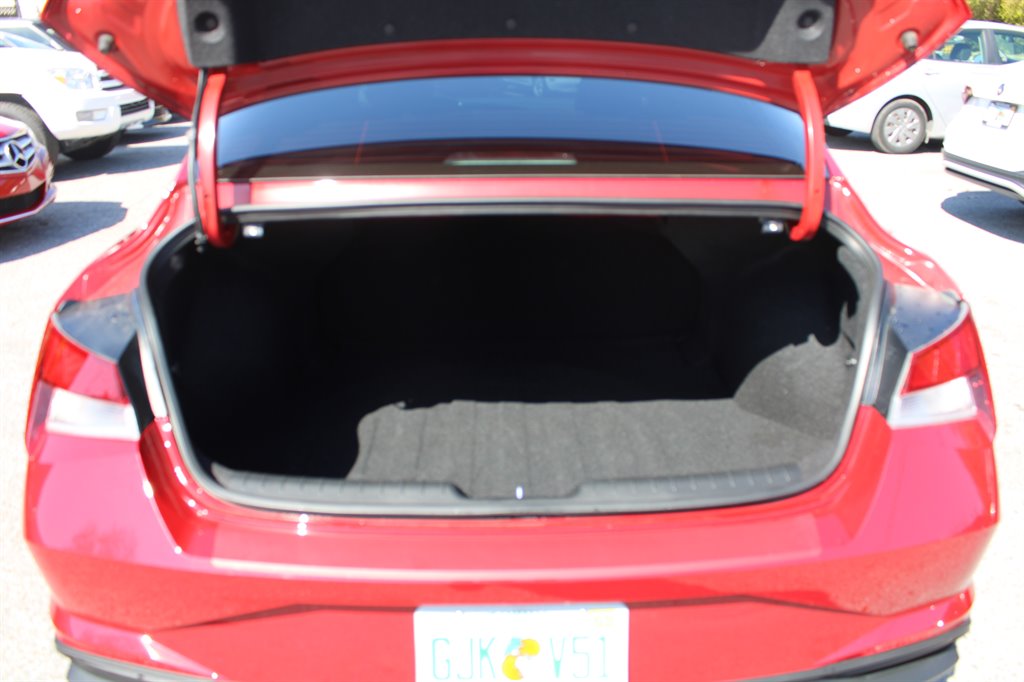 2023 Hyundai Elantra - $21,900