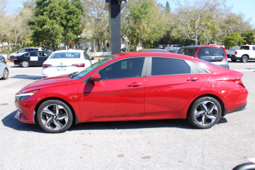 2023 Hyundai Elantra - $21,900