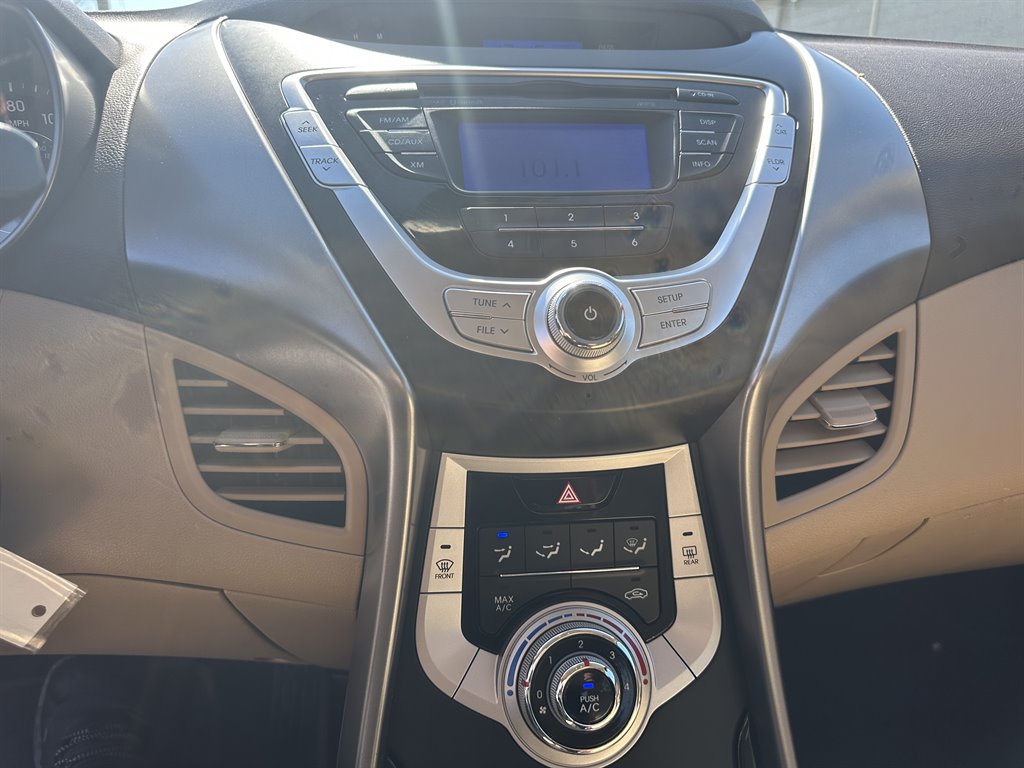 2012 Hyundai Elantra GLS photo