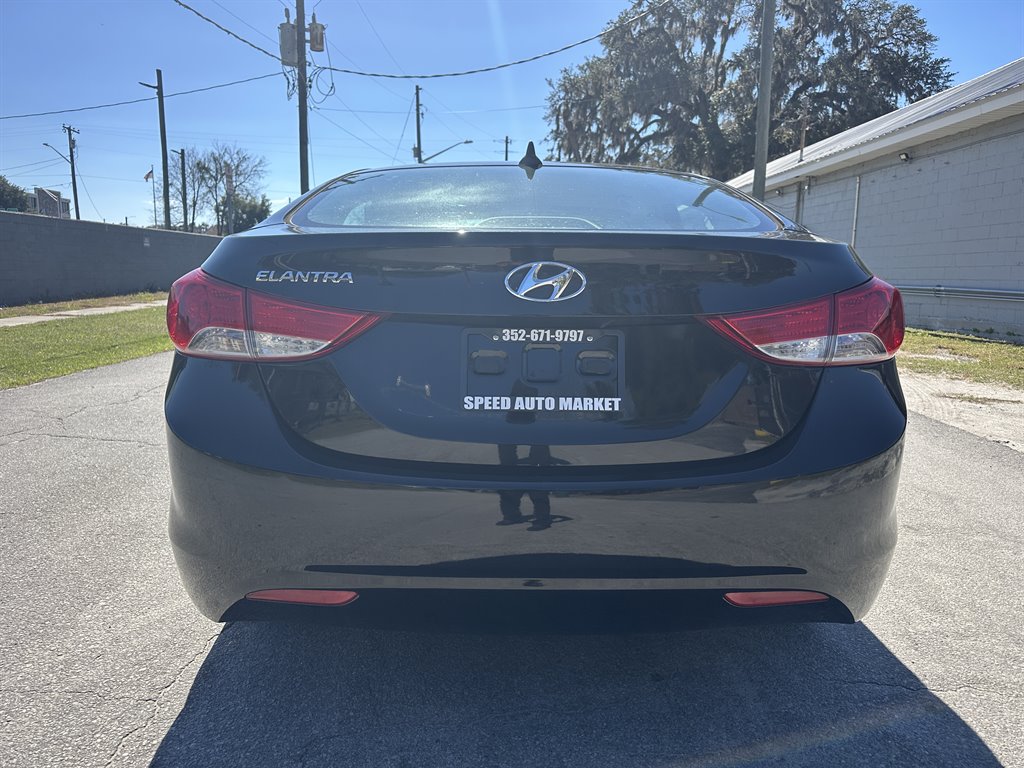 2012 Hyundai Elantra GLS photo