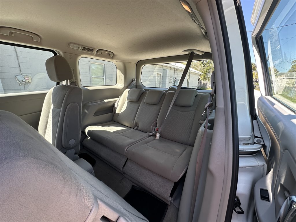 2016 Nissan Quest S photo