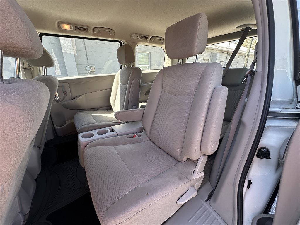 2016 Nissan Quest S photo