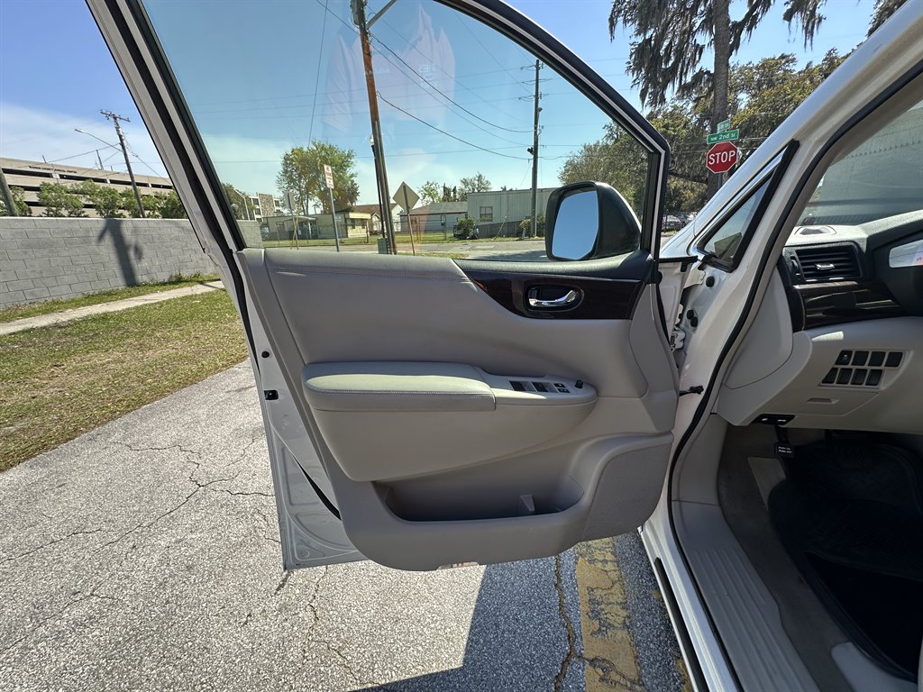 2016 Nissan Quest S photo