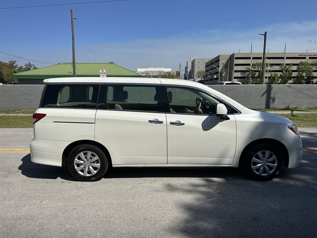 2016 Nissan Quest S photo