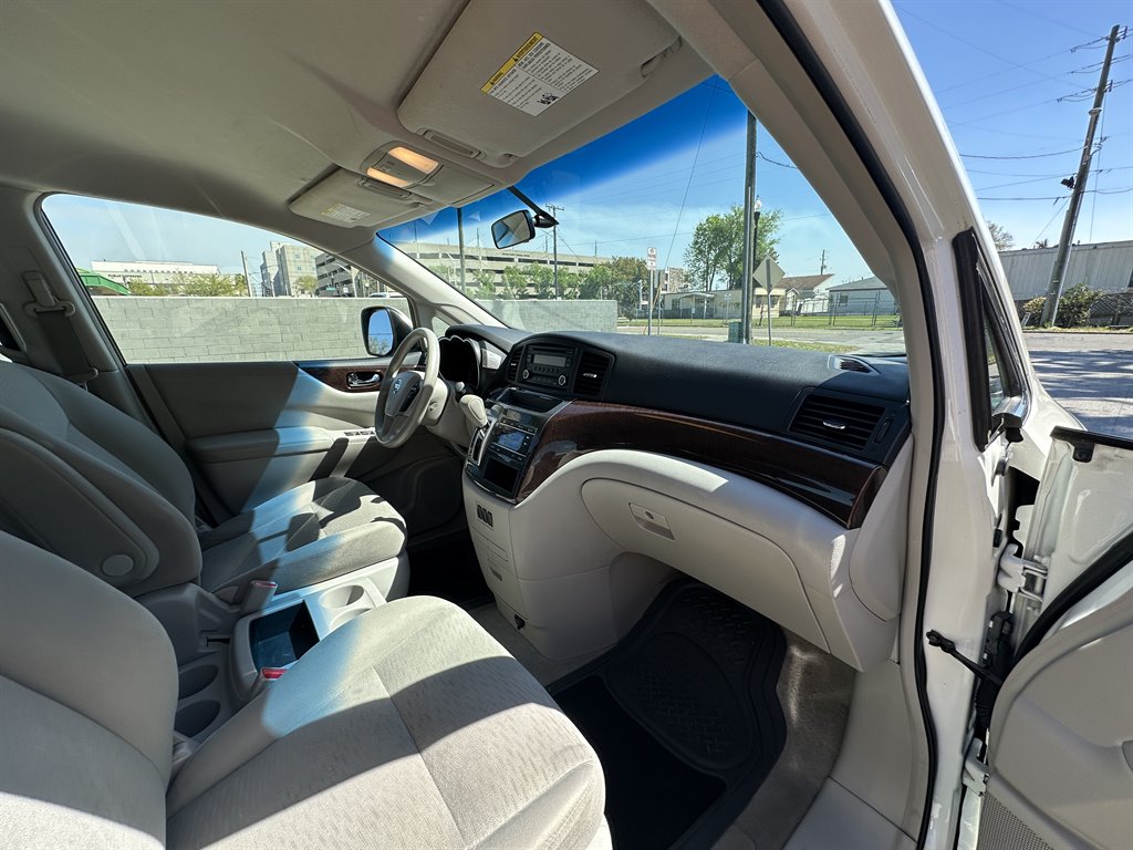 2016 Nissan Quest S photo