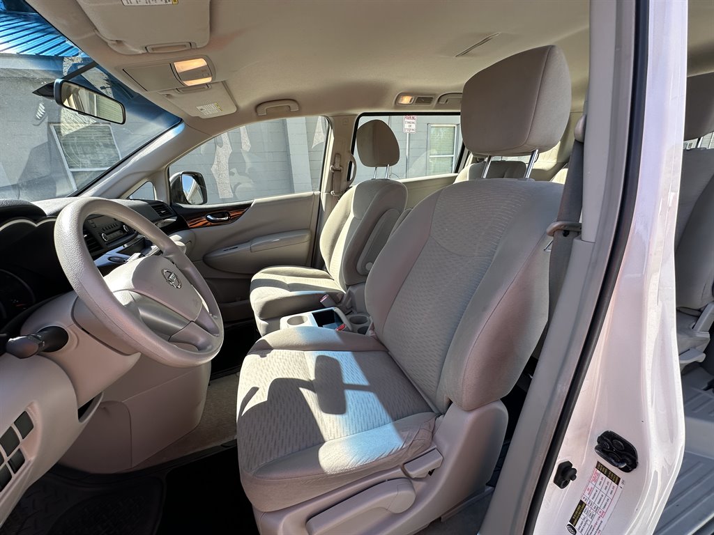 2016 Nissan Quest S photo