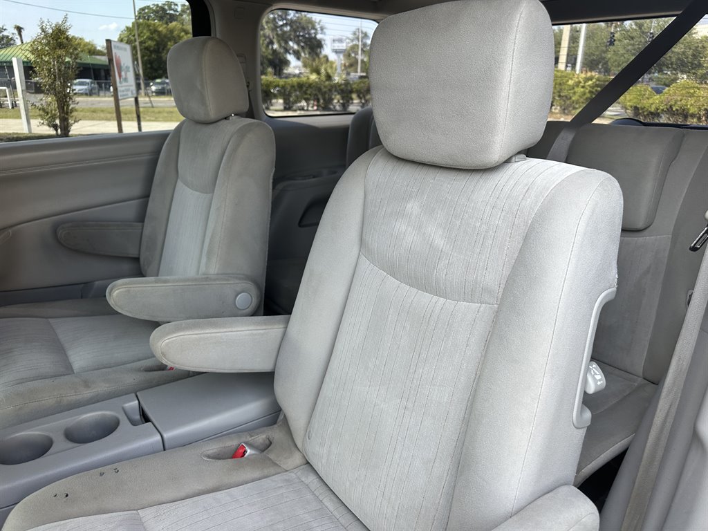 2014 Nissan Quest 3.5 S photo