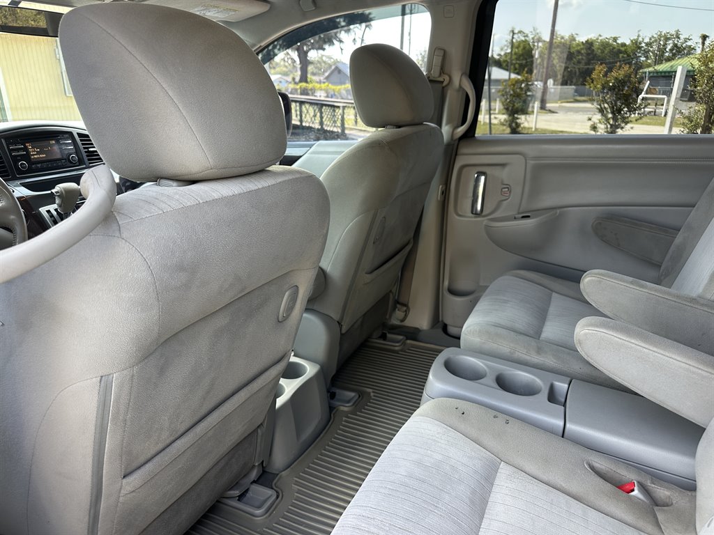 2014 Nissan Quest 3.5 S photo