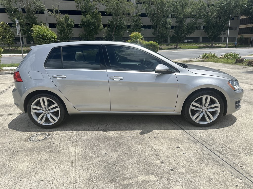 2015 Volkswagen Golf - $10,600
