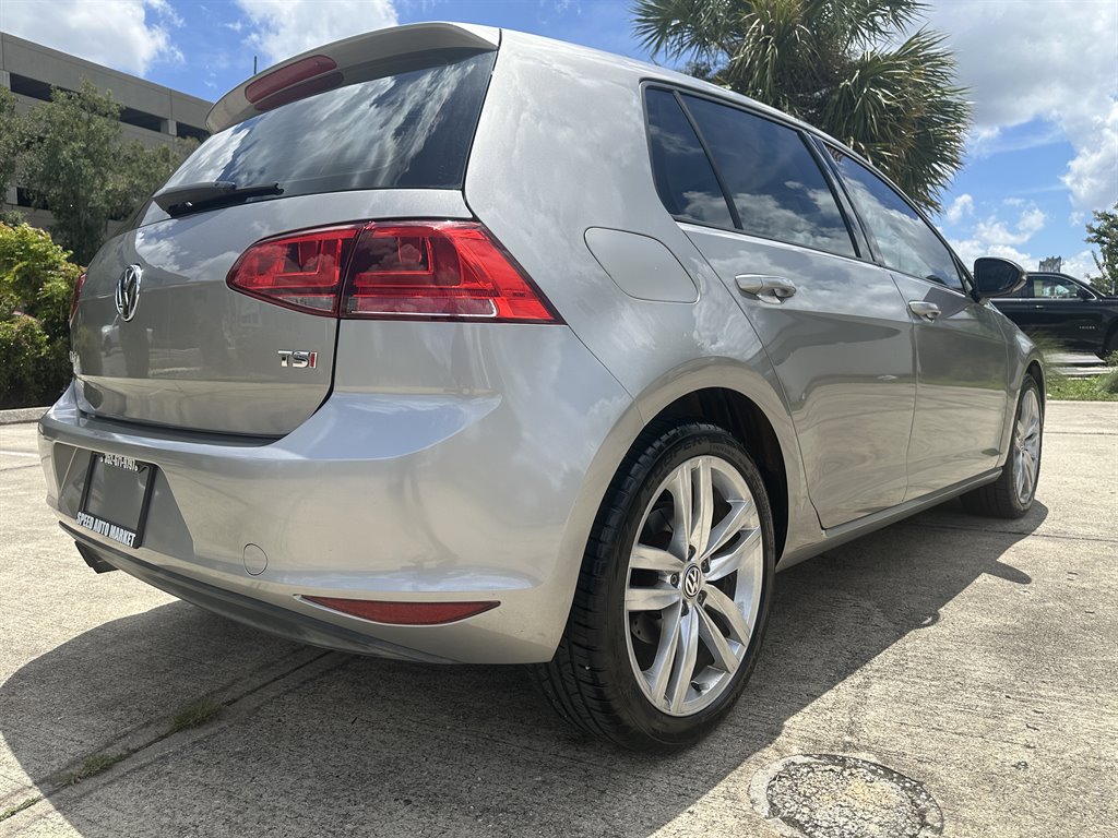 2015 Volkswagen Golf - $10,600
