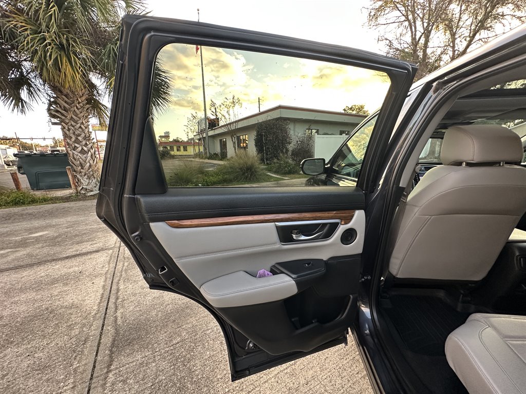 2017 Honda CR-V - $17,995