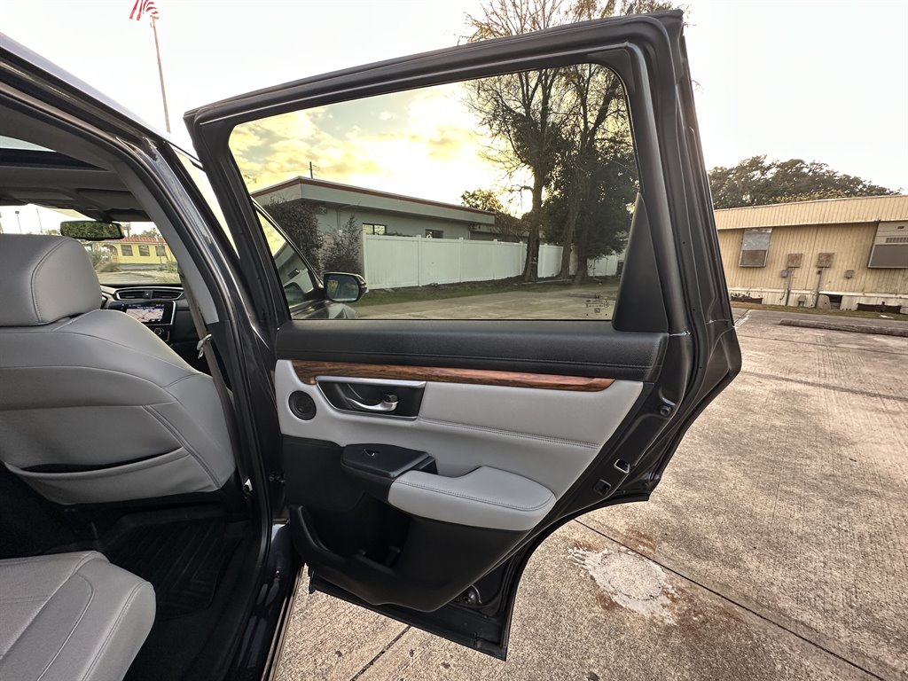 2017 Honda CR-V - $17,995