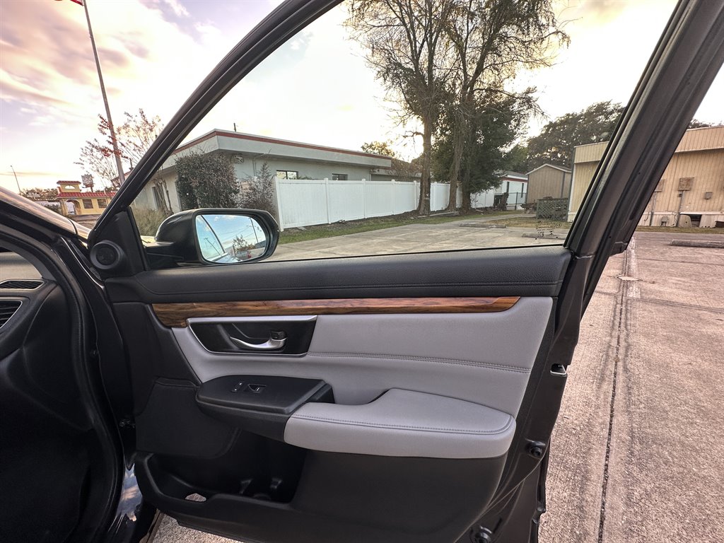 2017 Honda CR-V - $17,995